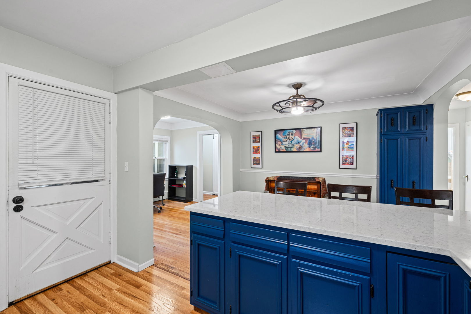 6550 W Ebinger Drive, Niles, IL 60714