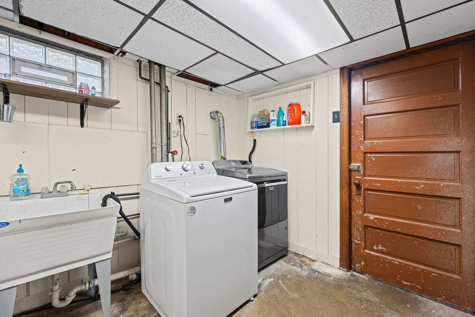 6550 W Ebinger Drive, Niles, IL 60714