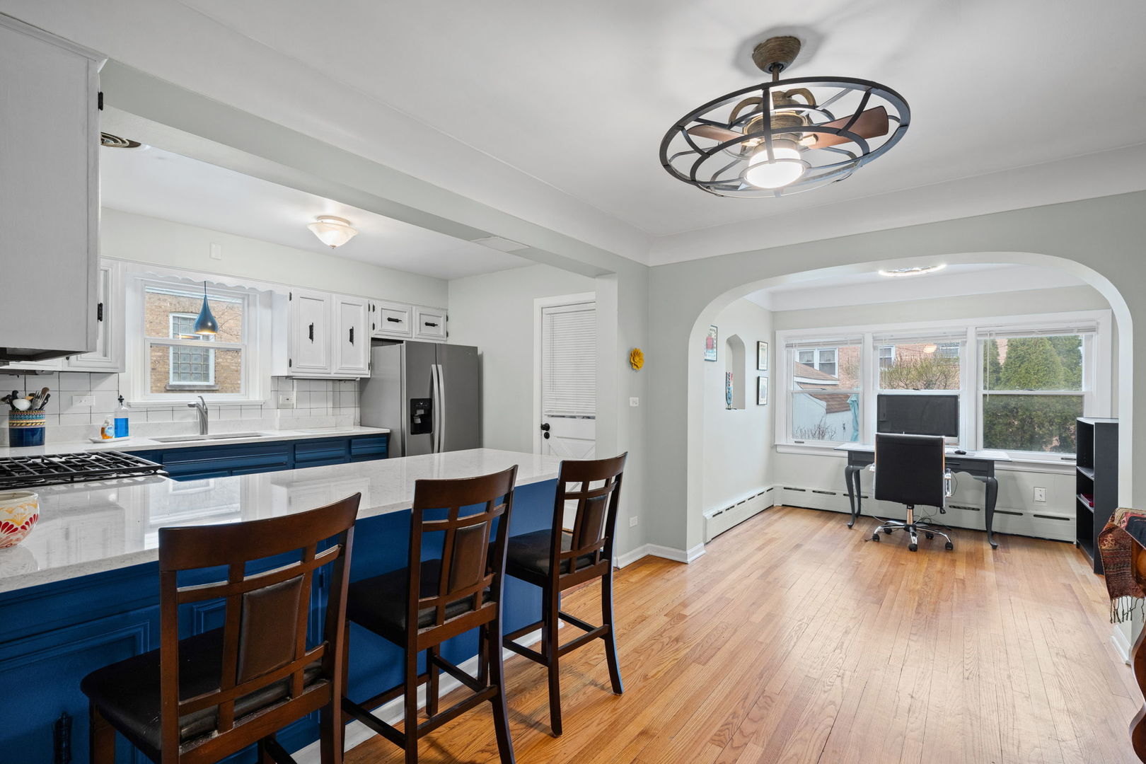 6550 W Ebinger Drive, Niles, IL 60714