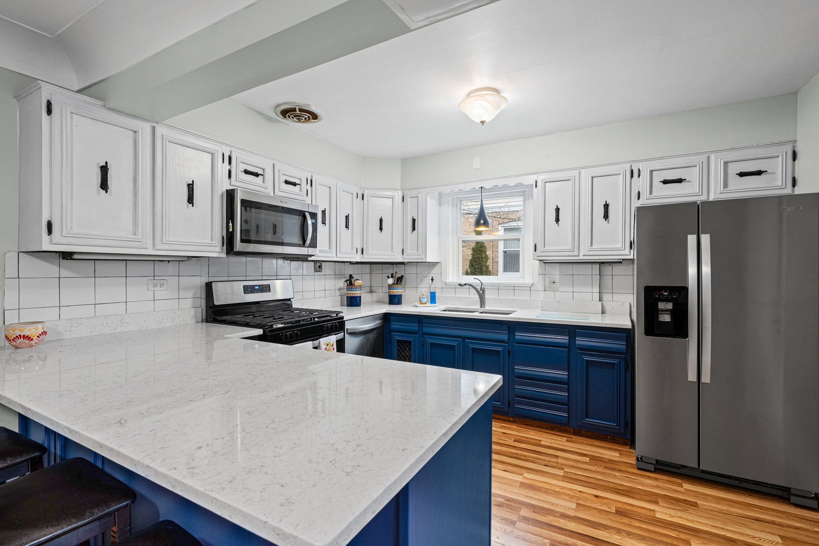 6550 W Ebinger Drive, Niles, IL 60714