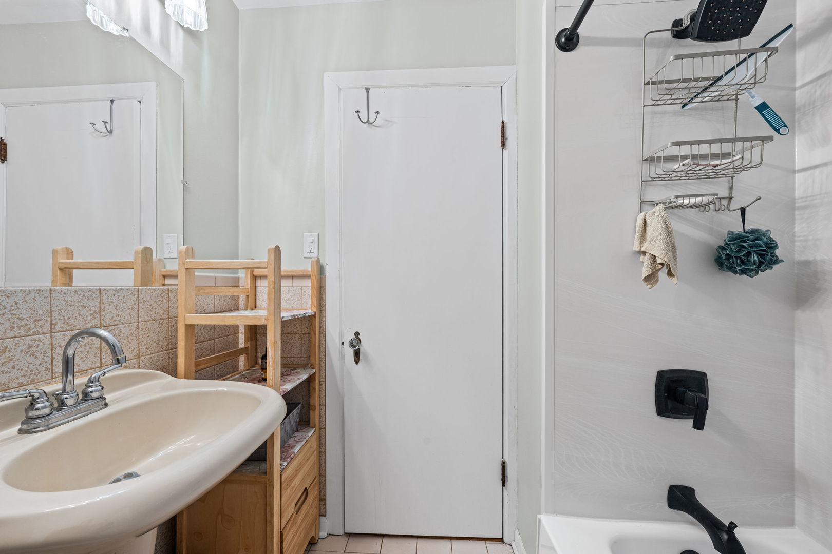 6550 W Ebinger Drive, Niles, IL 60714