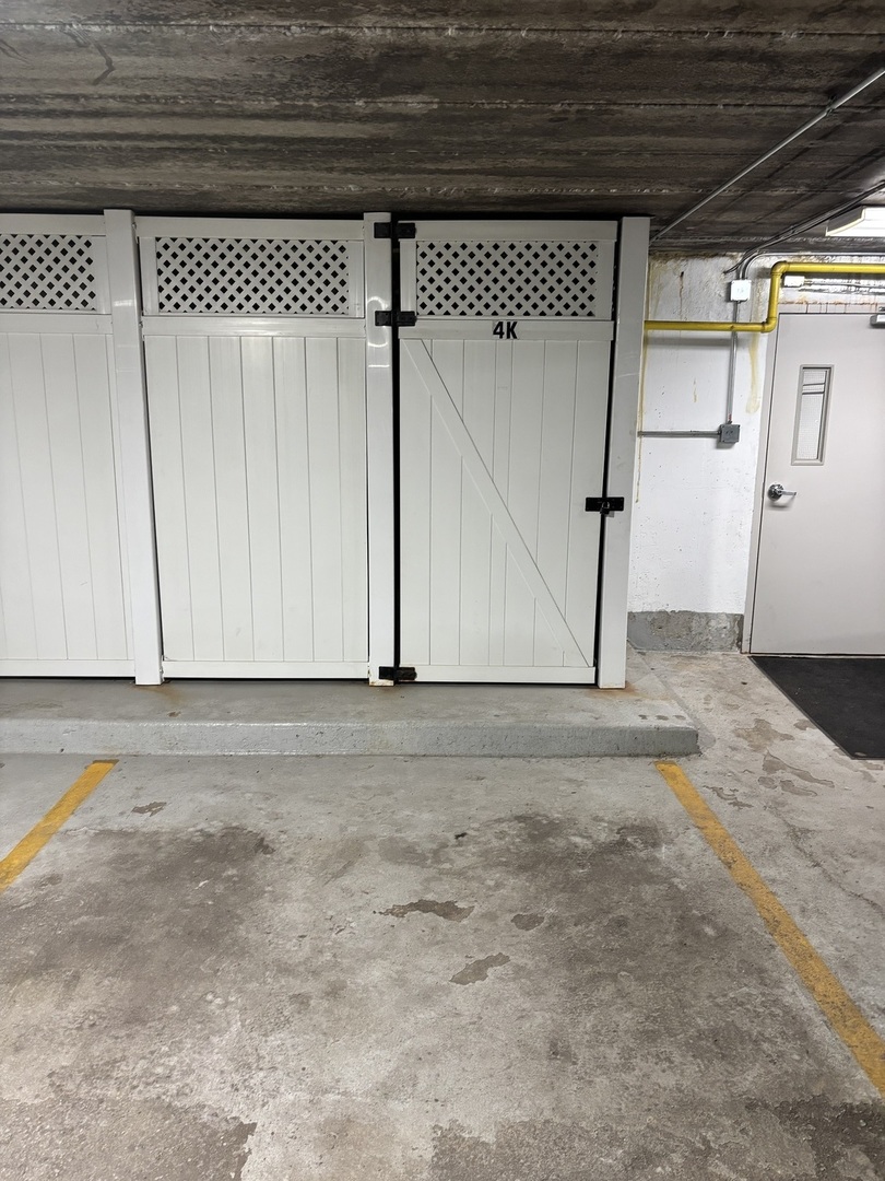 6443 Clarendon Hills Road #411K, Willowbrook, IL 60527