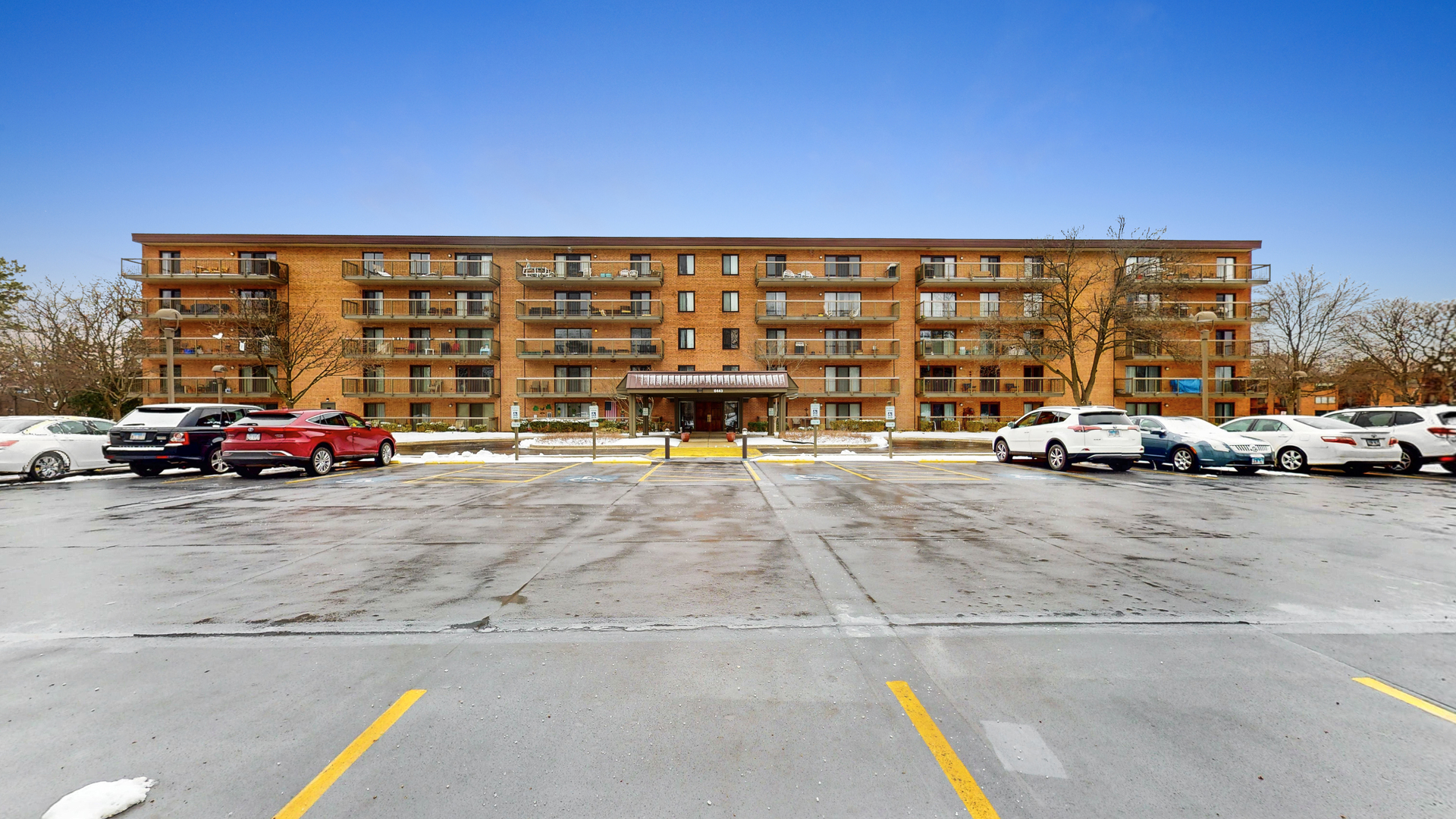 6443 Clarendon Hills Road #411K, Willowbrook, IL 60527