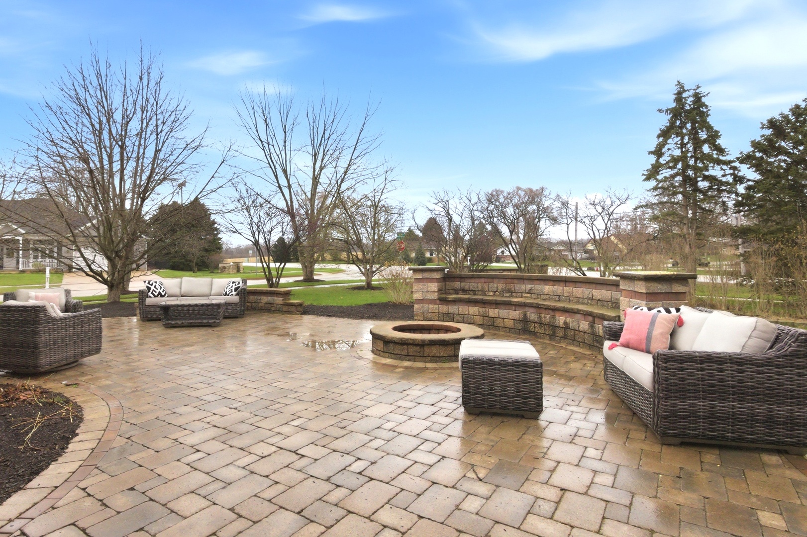 595 Kelly Avenue, Yorkville, IL 60560