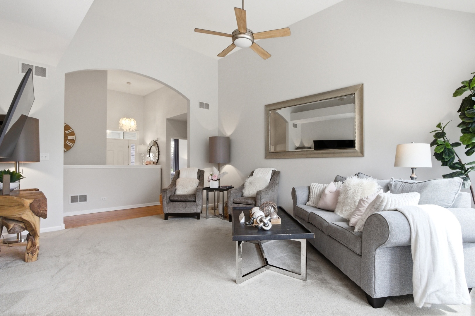 595 Kelly Avenue, Yorkville, IL 60560