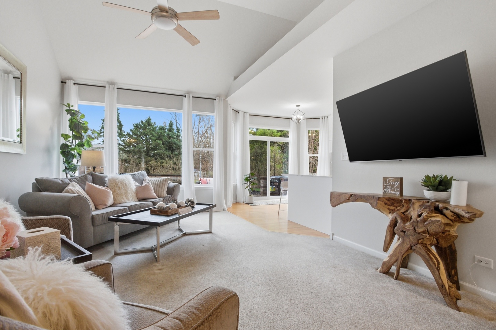 595 Kelly Avenue, Yorkville, IL 60560