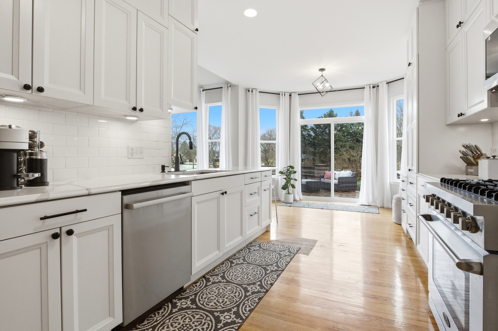 595 Kelly Avenue, Yorkville, IL 60560