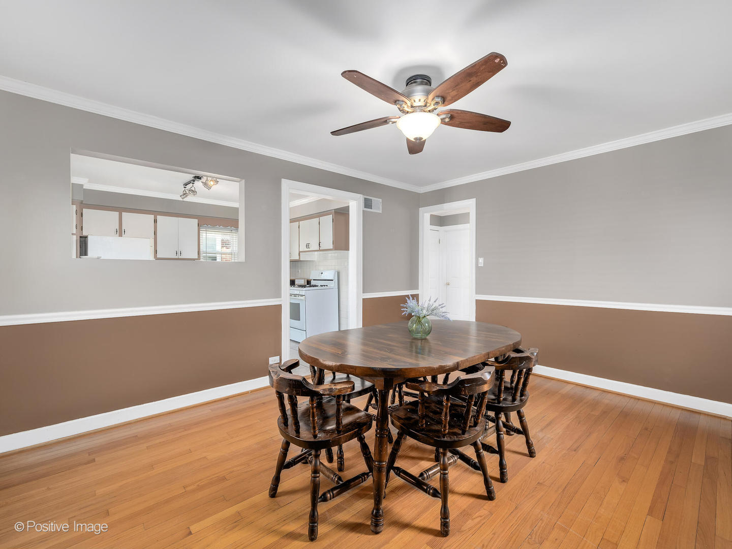 10264 Pelham Street, Westchester, IL 60154