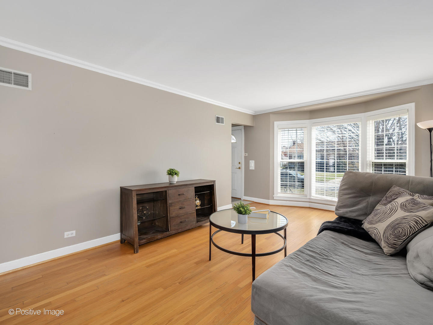 10264 Pelham Street, Westchester, IL 60154