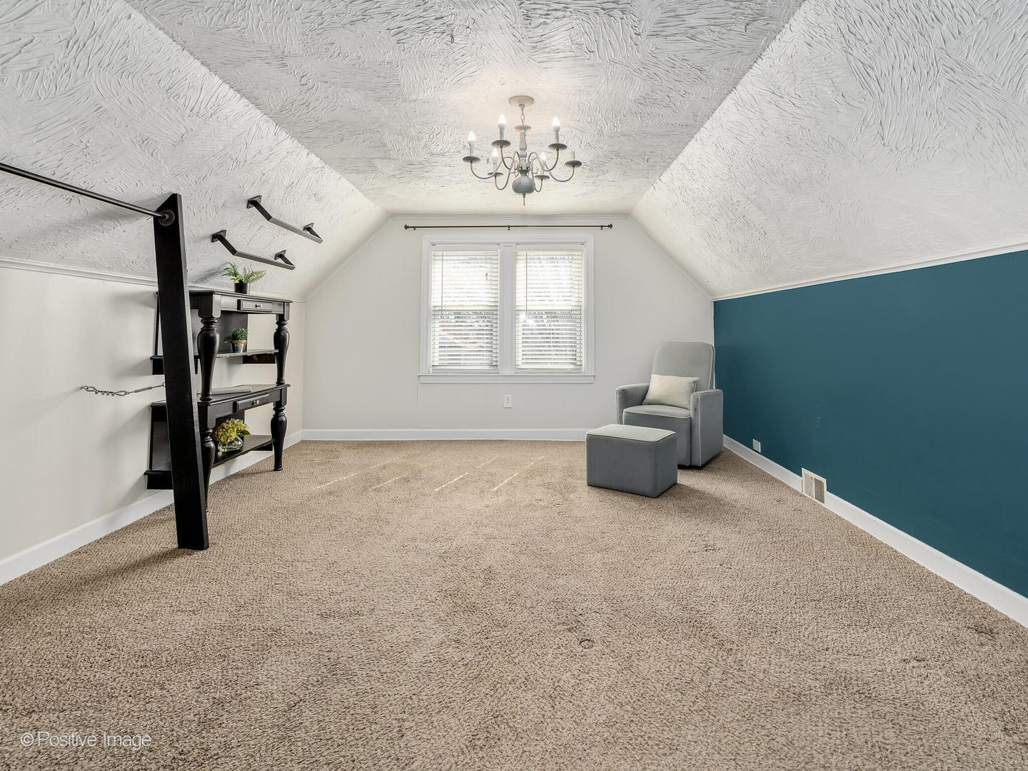 10264 Pelham Street, Westchester, IL 60154