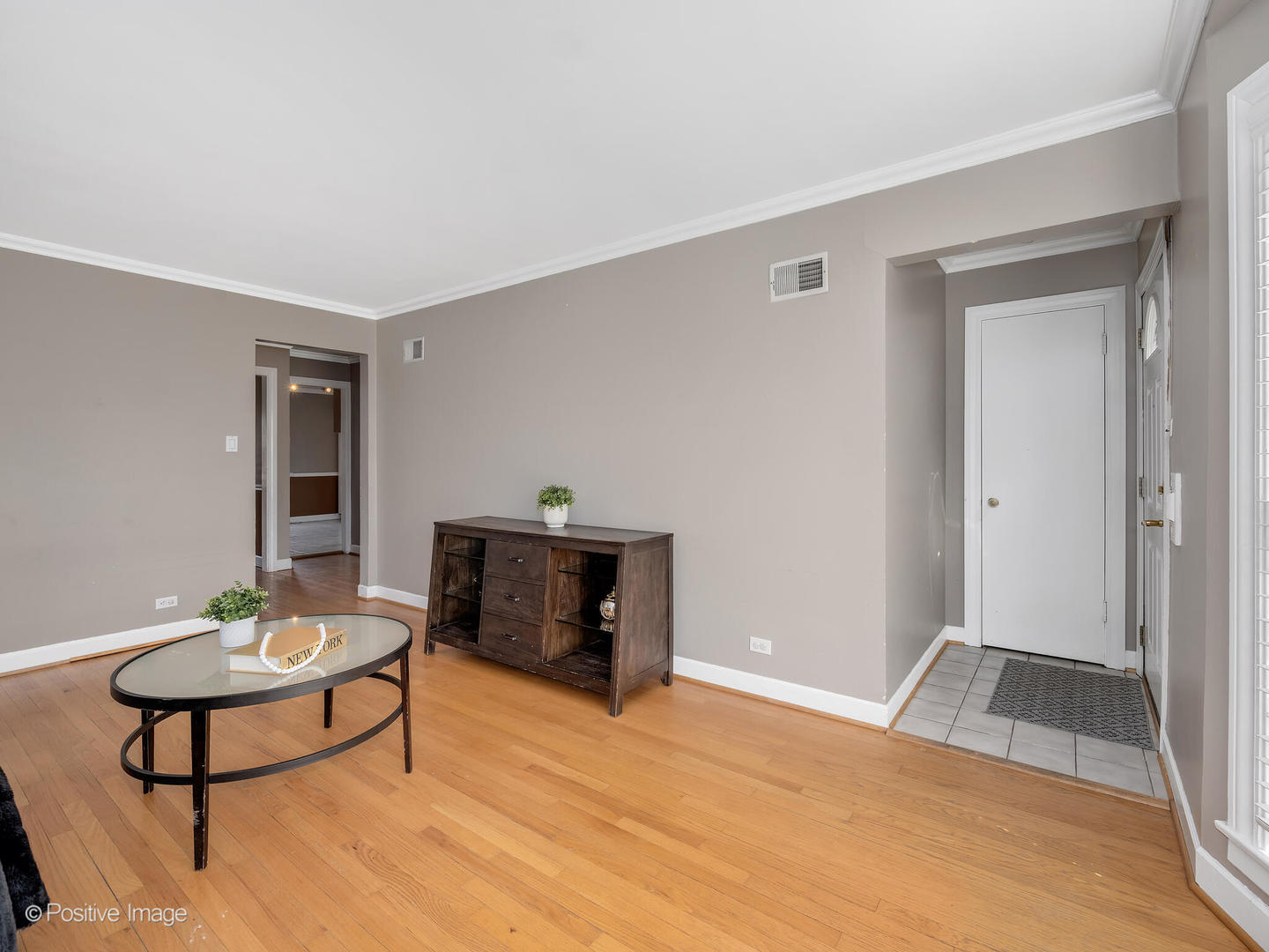 10264 Pelham Street, Westchester, IL 60154