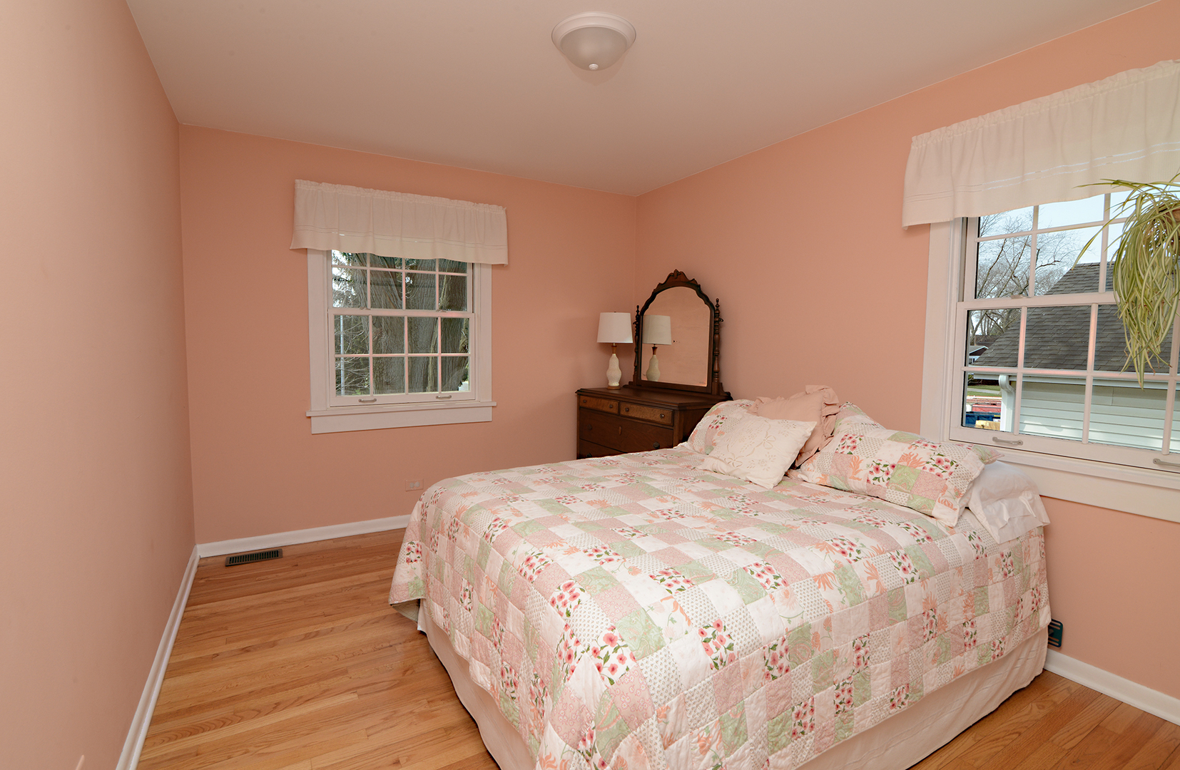 213 Arapahoe Trail, Carol Stream, IL 60188