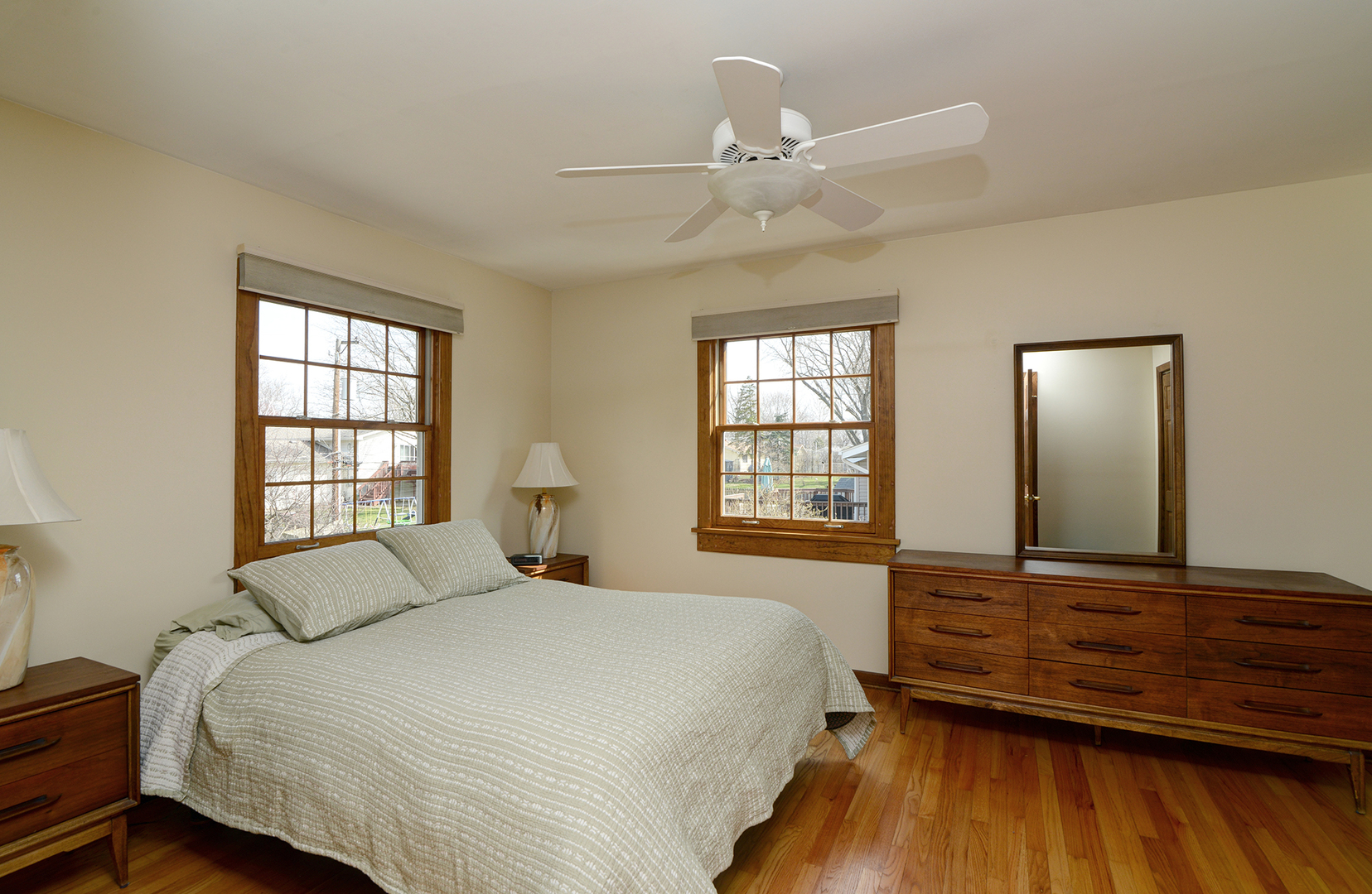 213 Arapahoe Trail, Carol Stream, IL 60188