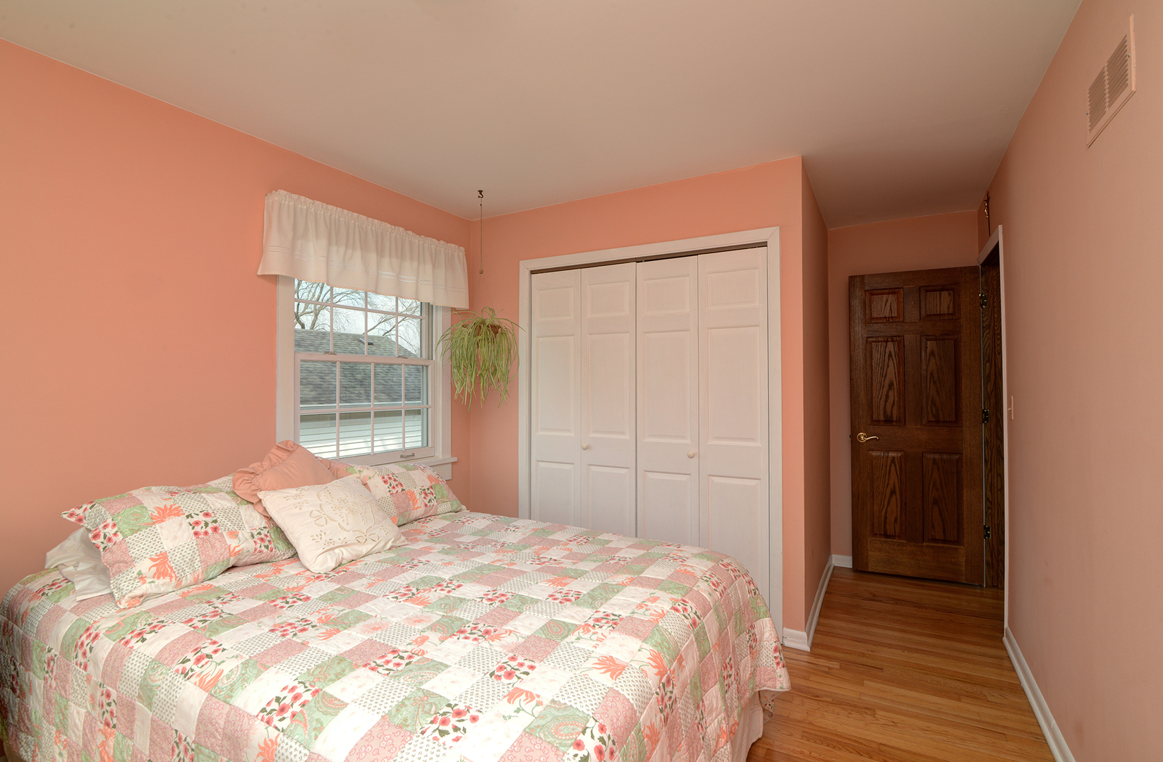 213 Arapahoe Trail, Carol Stream, IL 60188