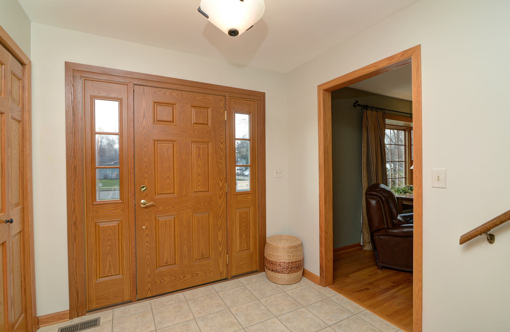 213 Arapahoe Trail, Carol Stream, IL 60188