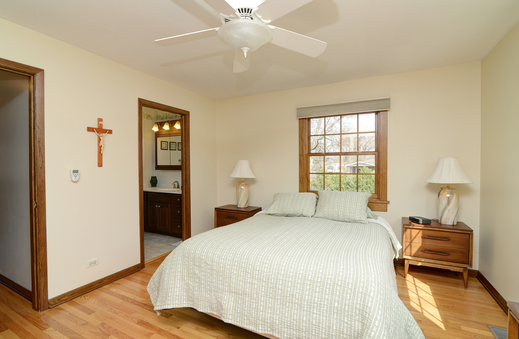 213 Arapahoe Trail, Carol Stream, IL 60188