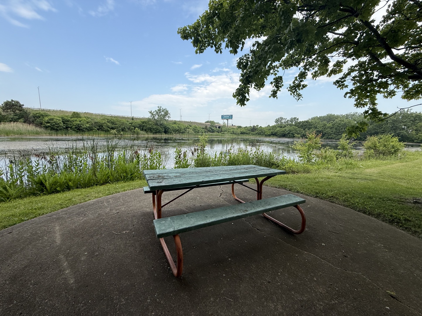 28085 N Ashley Circle, Libertyville, IL 60048