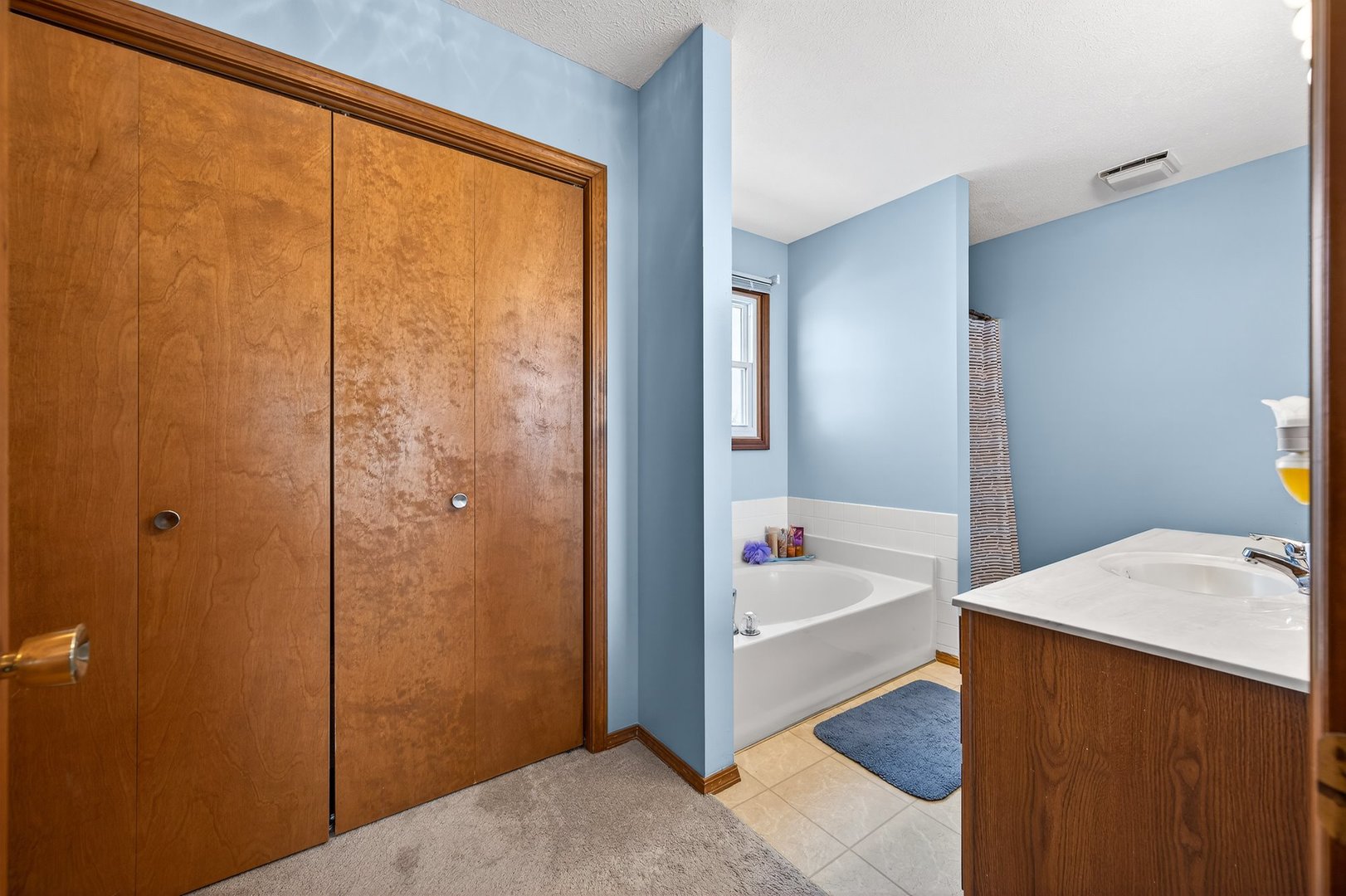 2704 Brighton Lane, Bloomington, IL 61704