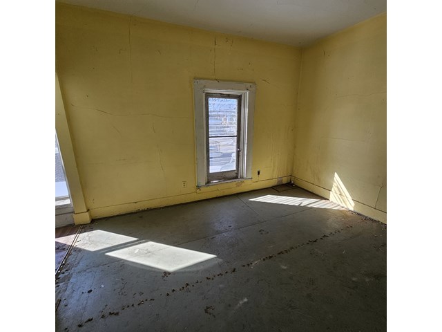 212 S Tryon Street, Woodstock, IL 60098