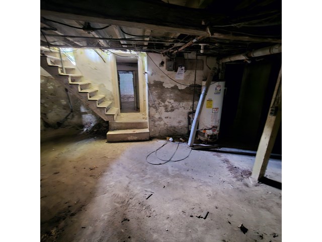 212 S Tryon Street, Woodstock, IL 60098