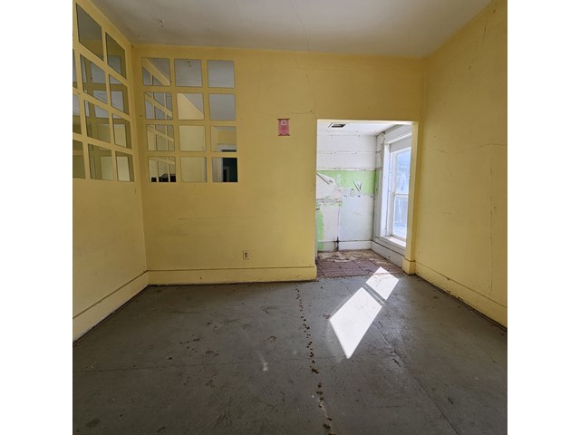 212 S Tryon Street, Woodstock, IL 60098