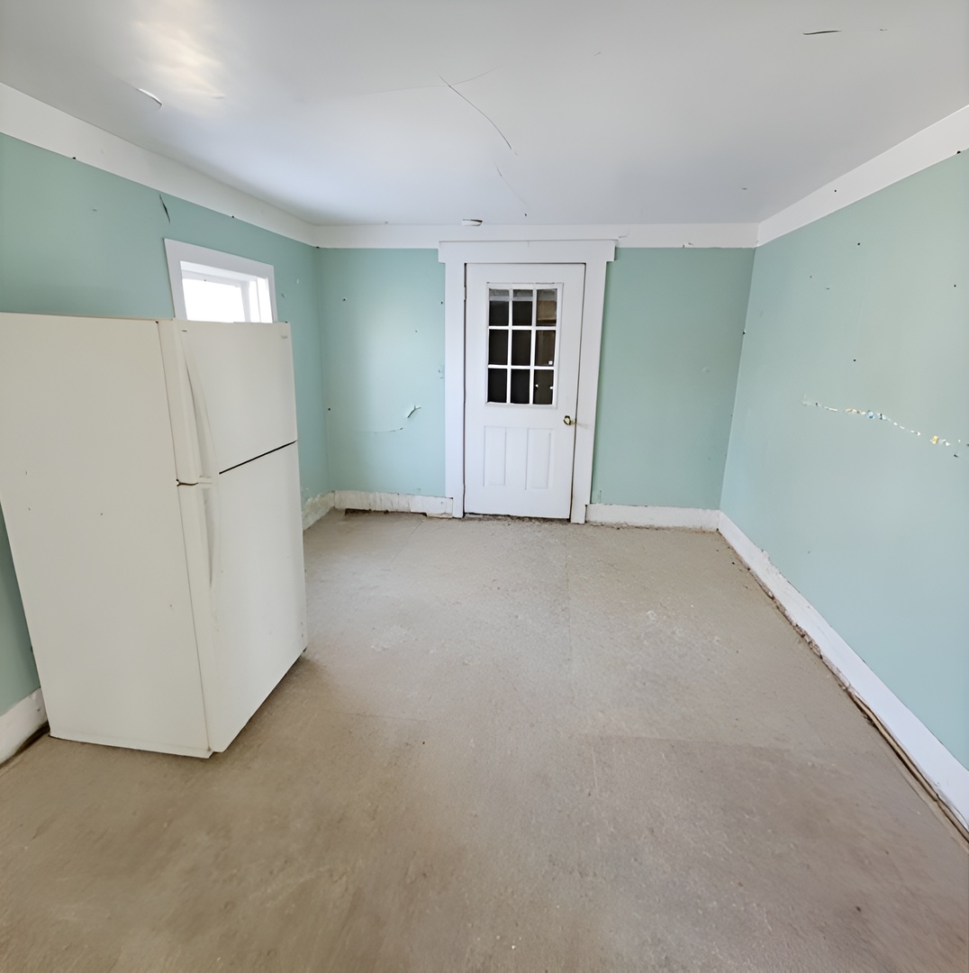 212 S Tryon Street, Woodstock, IL 60098