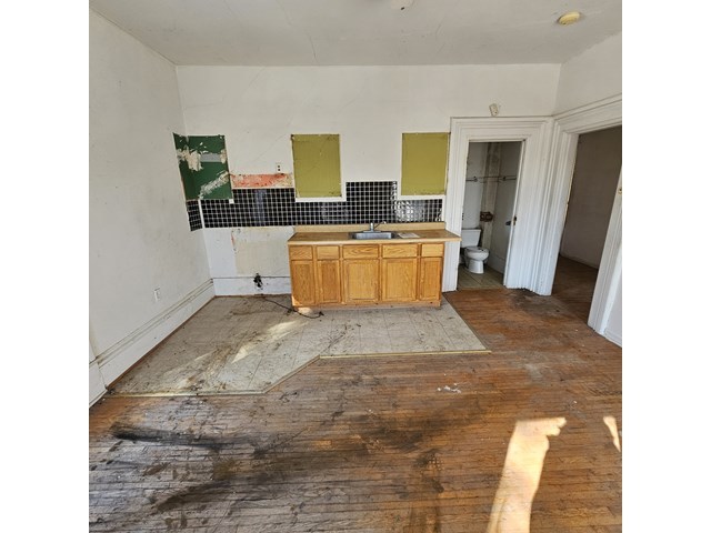 212 S Tryon Street, Woodstock, IL 60098