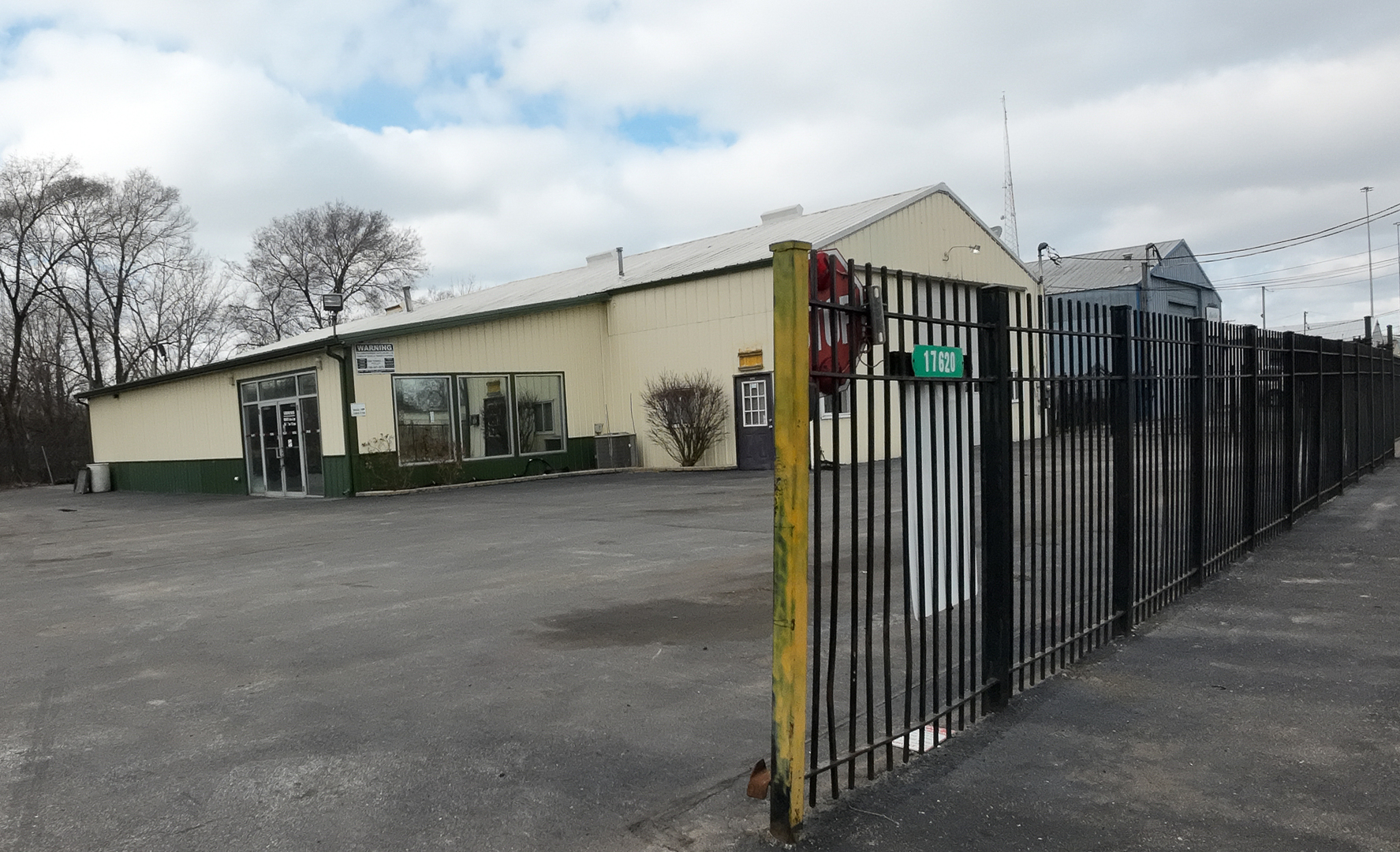 17620 Chicago Avenue, Lansing, IL 60438