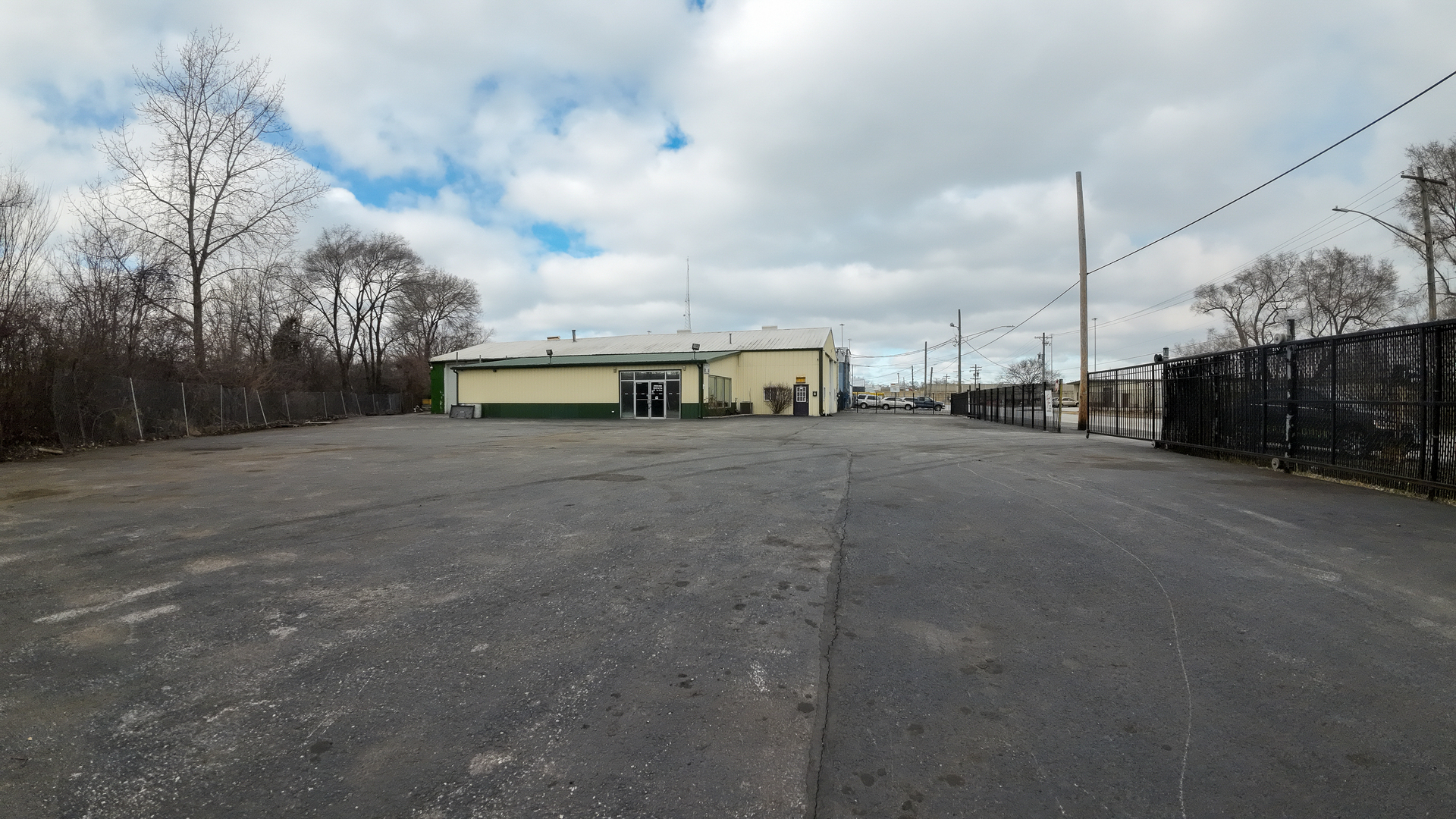 17620 Chicago Avenue, Lansing, IL 60438