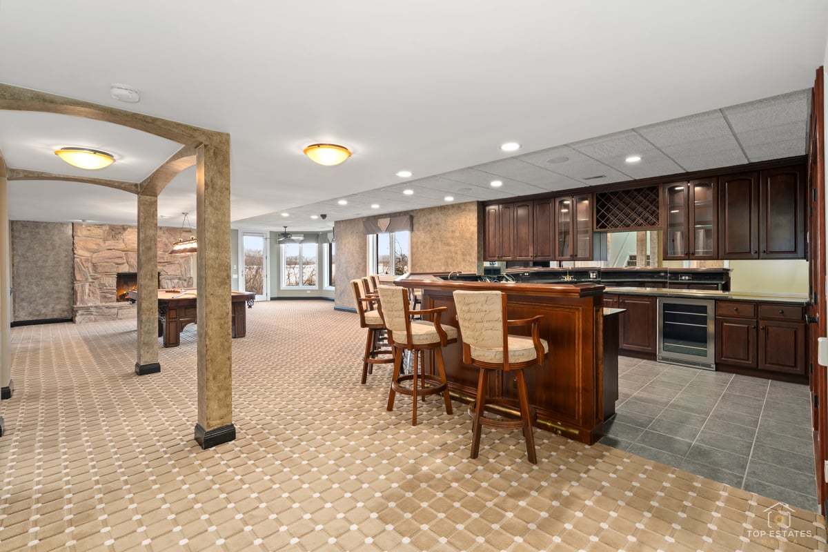 25676 N Canyon Creek Court, Barrington, IL 60010