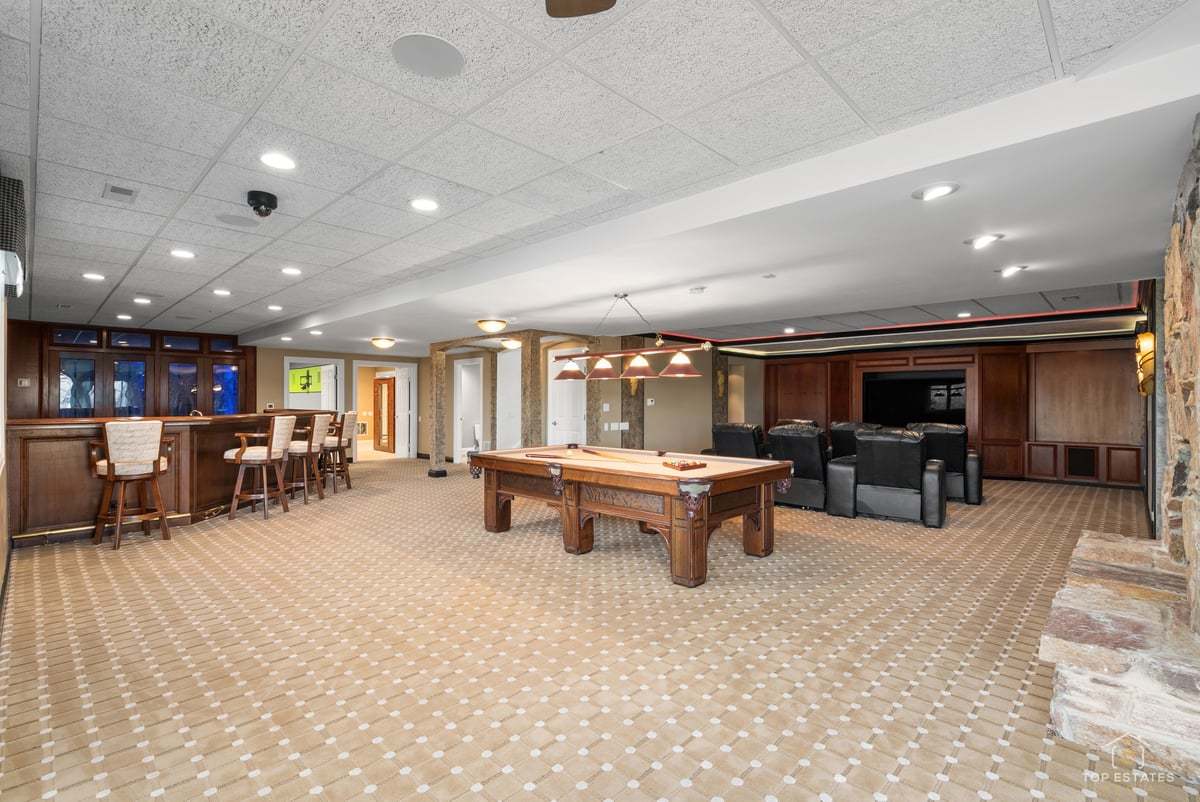 25676 N Canyon Creek Court, Barrington, IL 60010