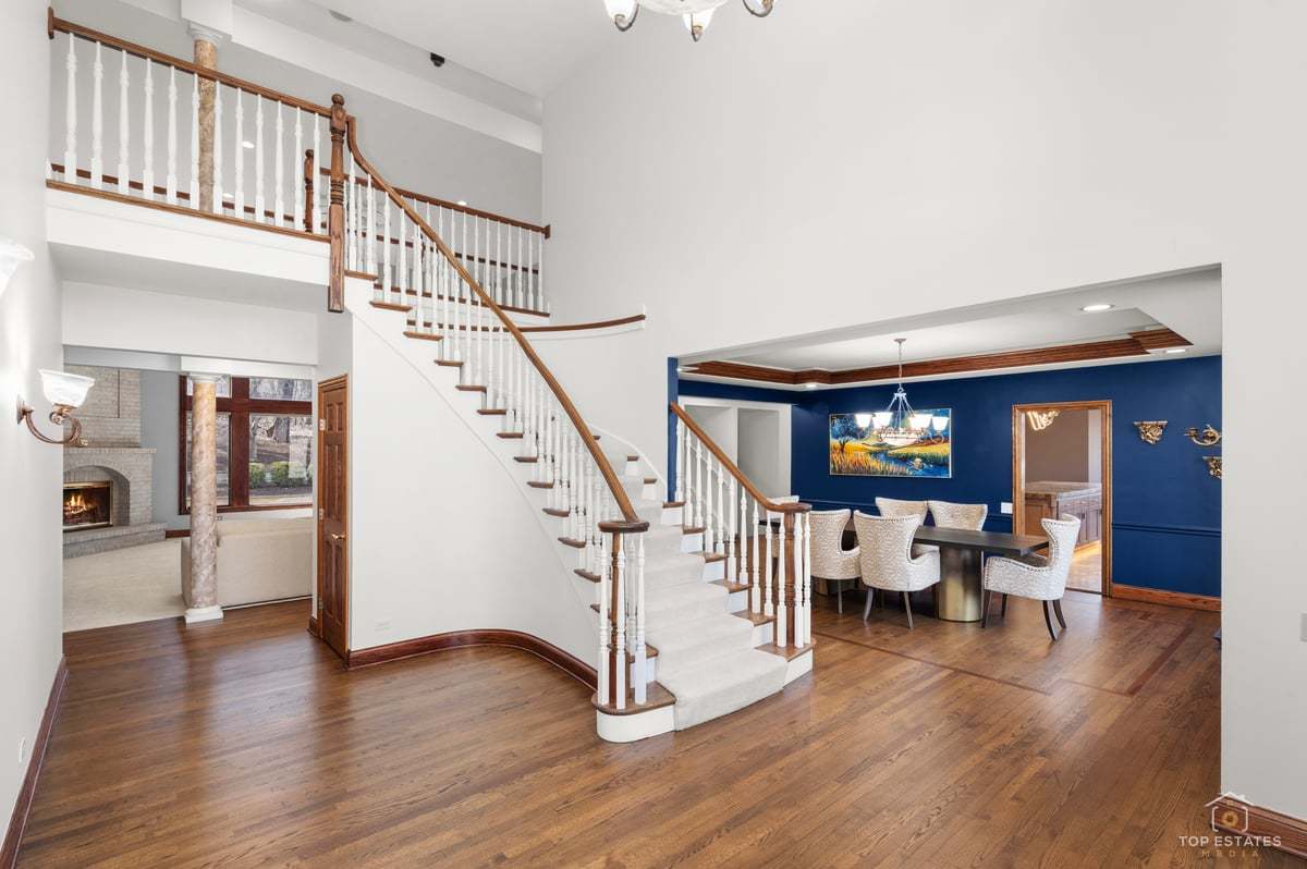 25676 N Canyon Creek Court, Barrington, IL 60010