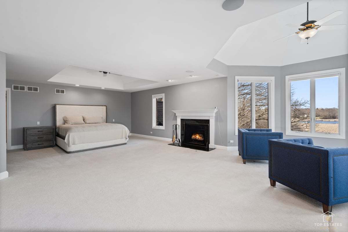 25676 N Canyon Creek Court, Barrington, IL 60010