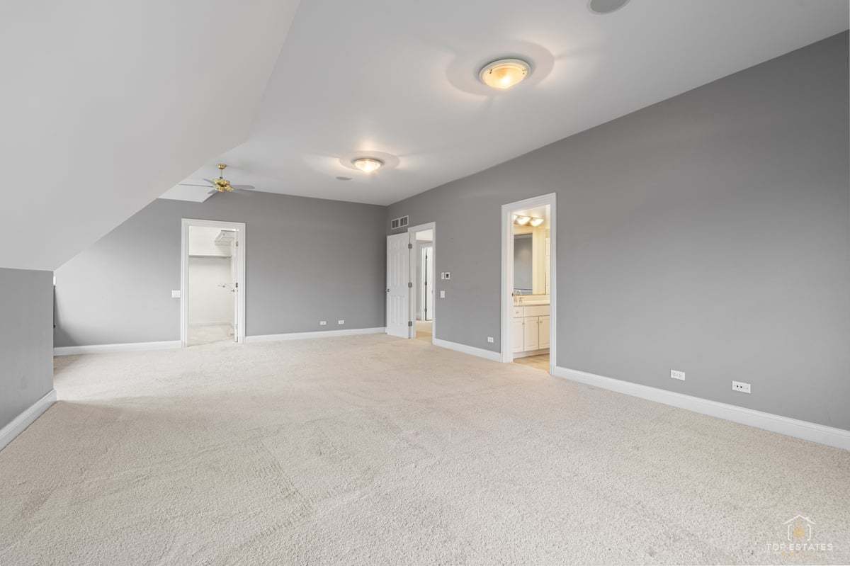 25676 N Canyon Creek Court, Barrington, IL 60010