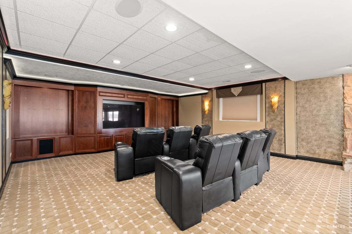 25676 N Canyon Creek Court, Barrington, IL 60010