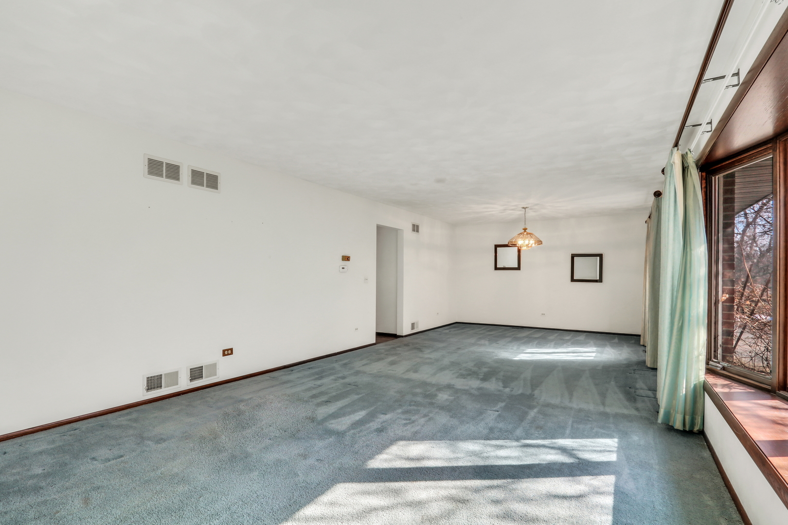 40335 N Mill Creek Road, Old Mill Creek, IL 60083