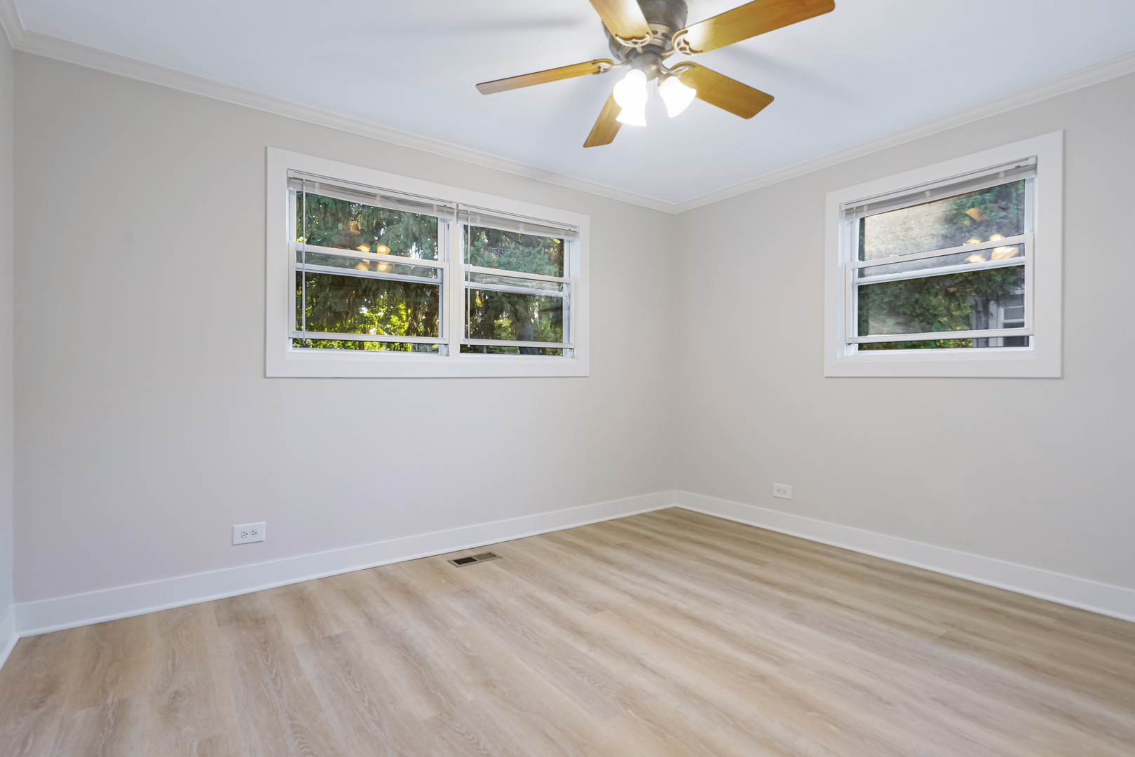 2008 KIRCHOFF Road, Rolling Meadows, IL 60008