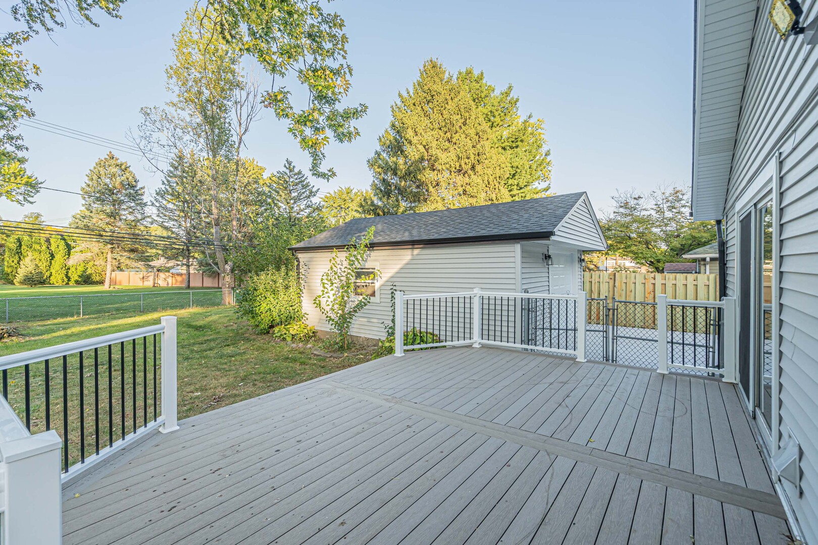 2008 KIRCHOFF Road, Rolling Meadows, IL 60008