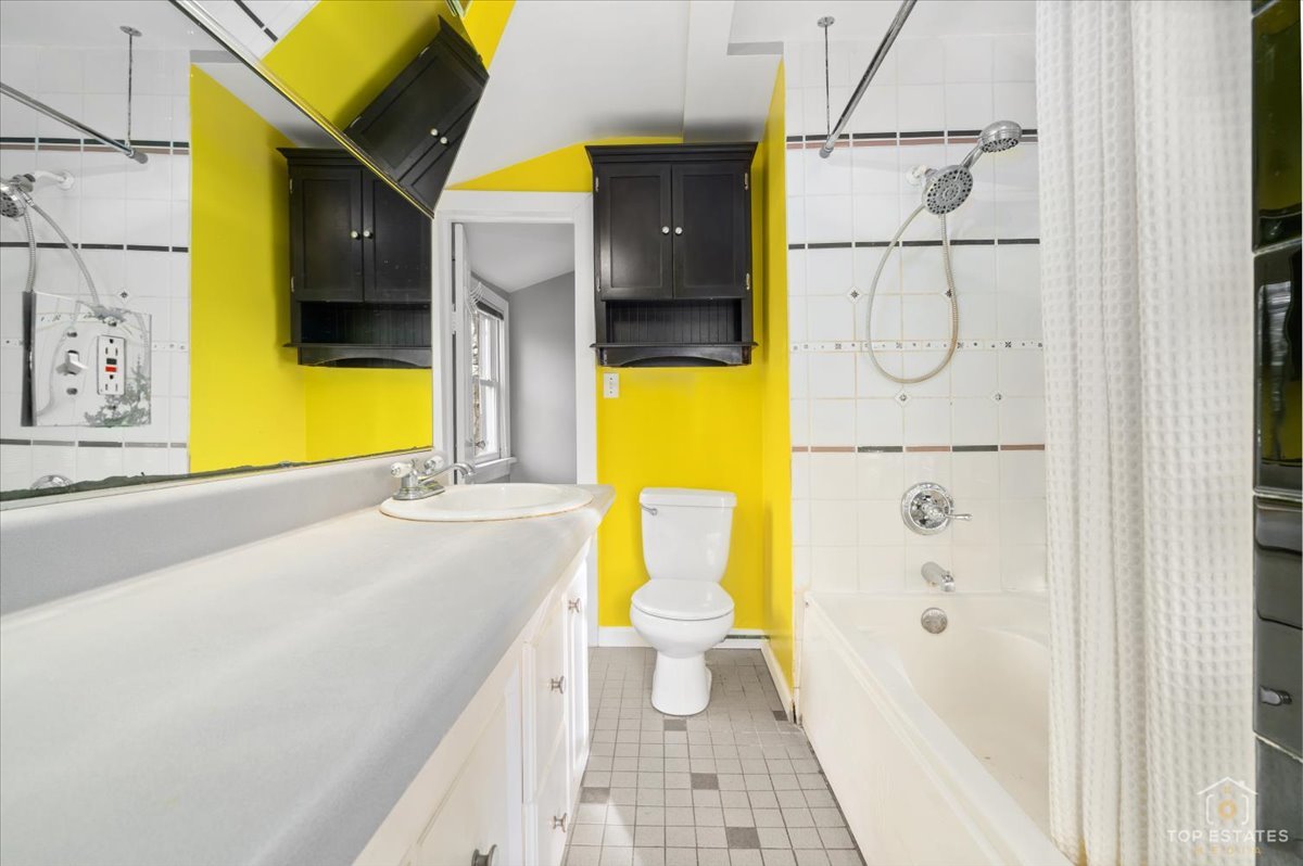 304 E Camp Mcdonald Road, Prospect Heights, IL 60070