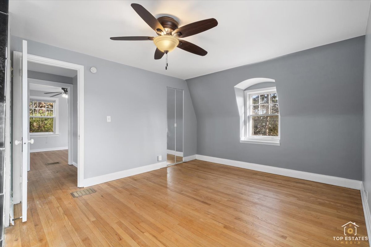 304 E Camp Mcdonald Road, Prospect Heights, IL 60070