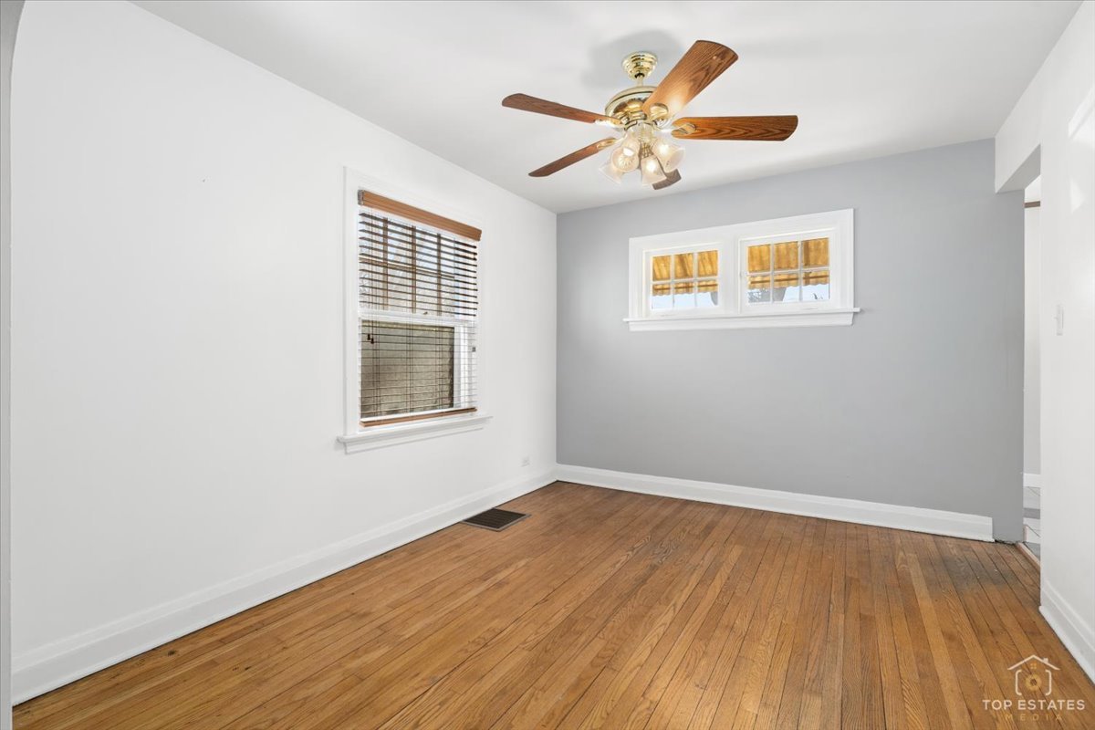 304 E Camp Mcdonald Road, Prospect Heights, IL 60070