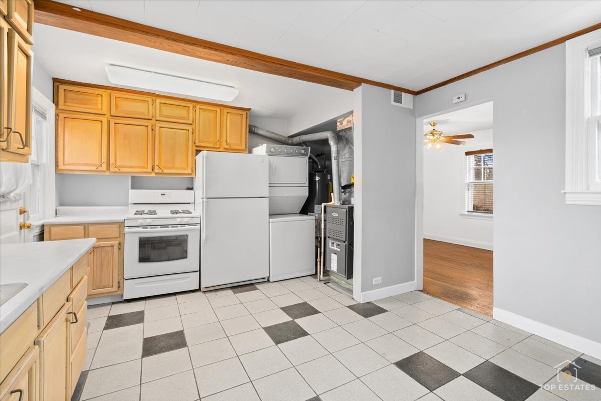 304 E Camp Mcdonald Road, Prospect Heights, IL 60070