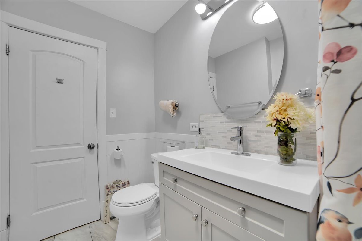 2108 Highland Avenue, Berwyn, IL 60402