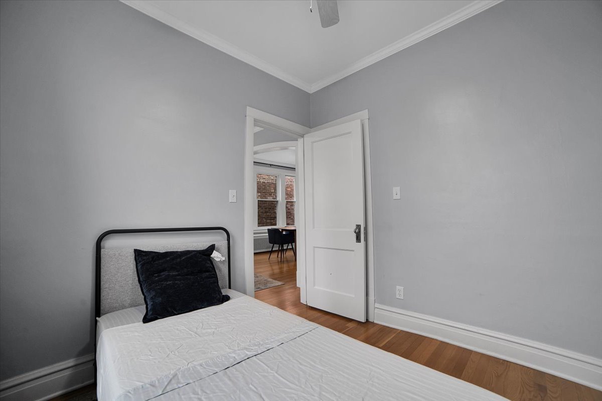 2108 Highland Avenue, Berwyn, IL 60402