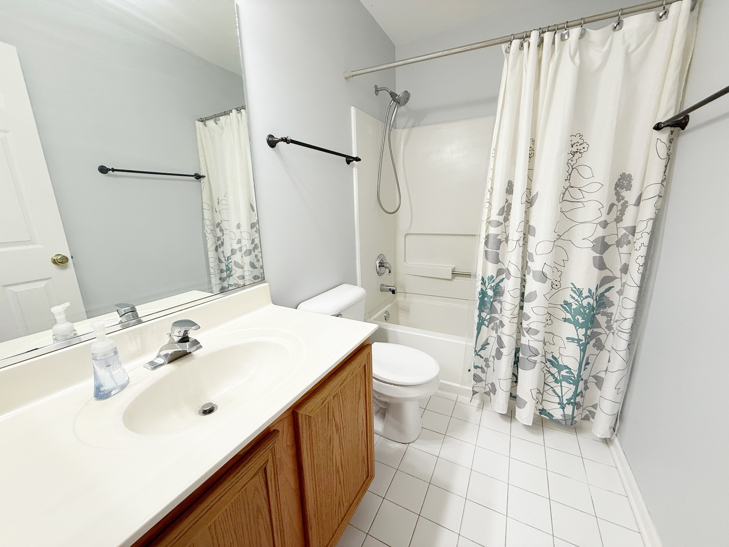 492 Holiday Lane, Hainesville, IL 60073