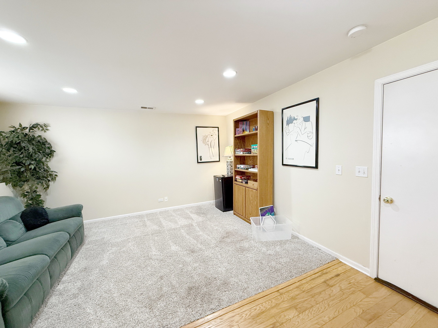 492 Holiday Lane, Hainesville, IL 60073