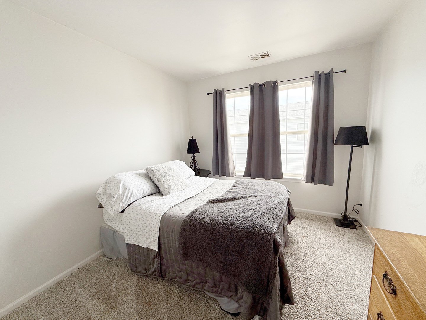 492 Holiday Lane, Hainesville, IL 60073