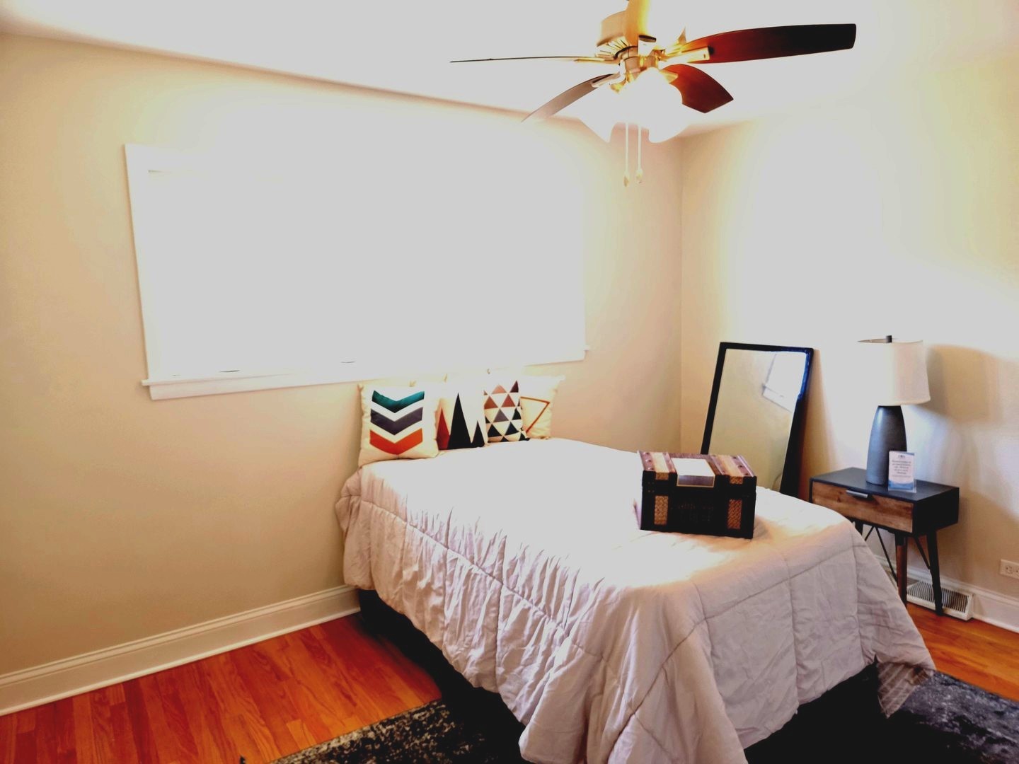 8517 W CARMEN Avenue, Chicago, IL 60656