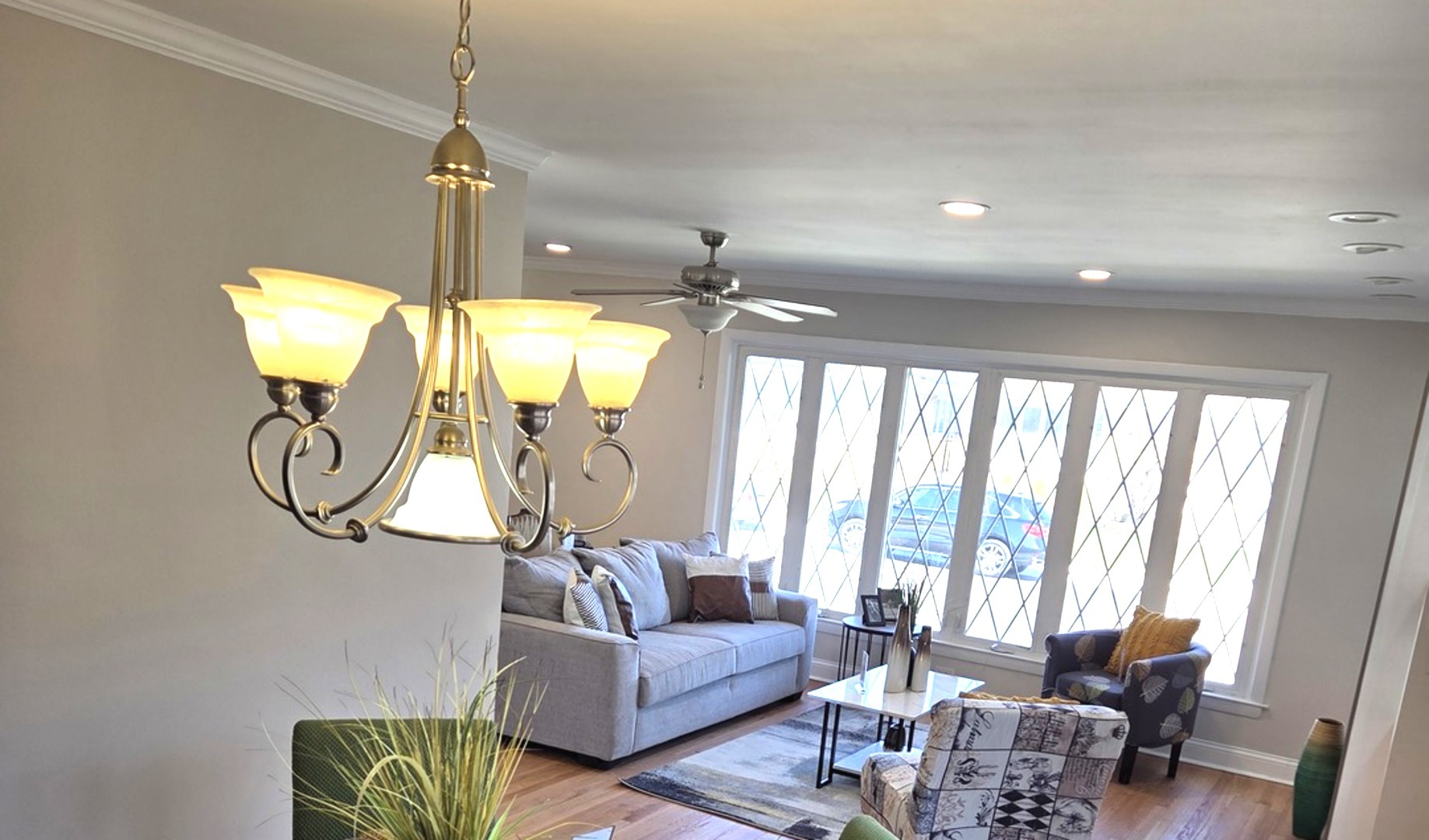 8517 W CARMEN Avenue, Chicago, IL 60656