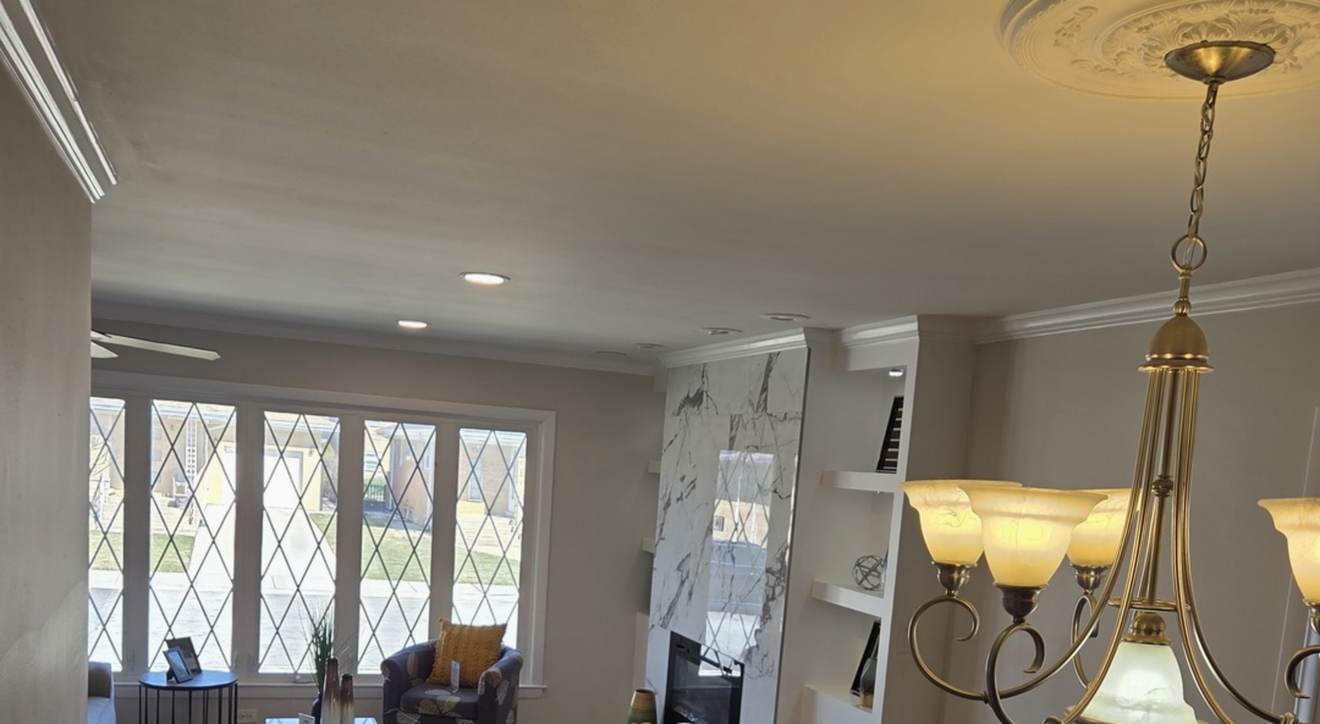 8517 W CARMEN Avenue, Chicago, IL 60656